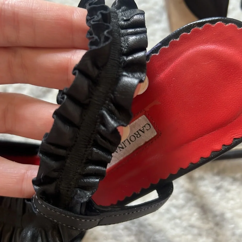 Carolina Herrera Ruffle Heels Stiletto Black sz 40 - Picture 4 of 9